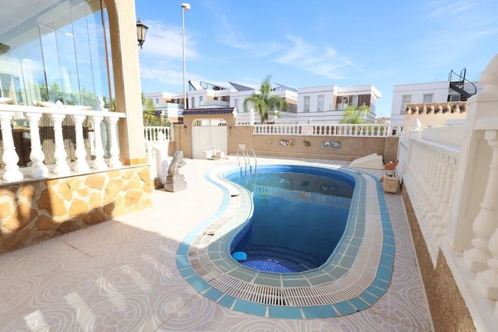 Image No.22-3 Bed Villa for sale