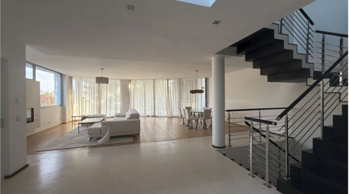 Image No.2-4 Bed Villa for sale
