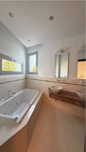 Image No.22-4 Bed Villa for sale