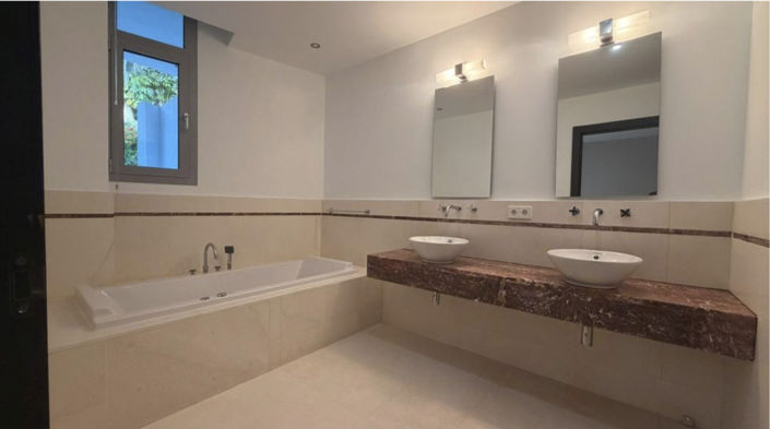 Image No.25-4 Bed Villa for sale