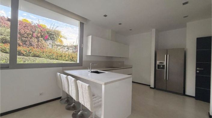 Image No.8-4 Bed Villa for sale