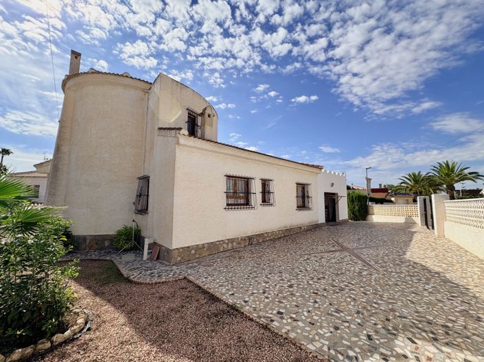 Image No.26-3 Bed Villa for sale