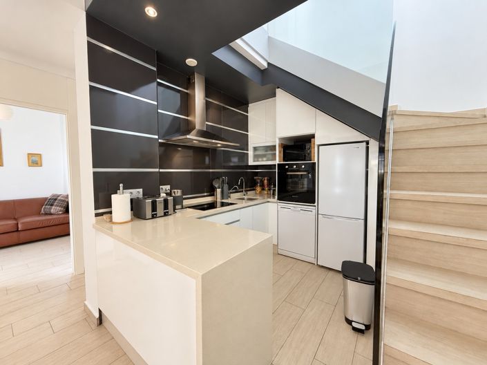 Image No.12-3 Bed Apartment for sale
