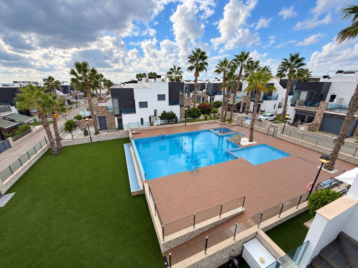 Image No.23-3 Bed Apartment for sale