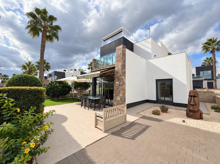 Image No.26-3 Bed Apartment for sale