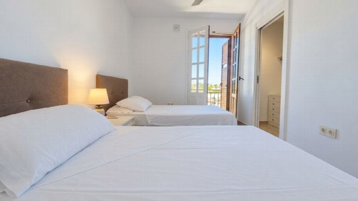 Image No.24-3 Bed Apartment for sale