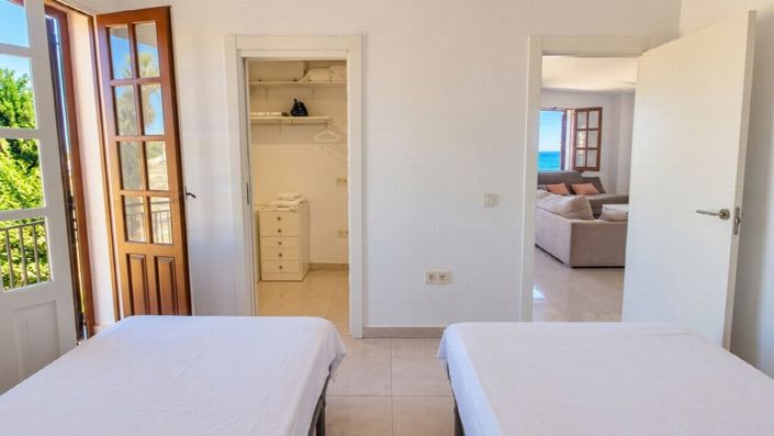 Image No.25-3 Bed Apartment for sale