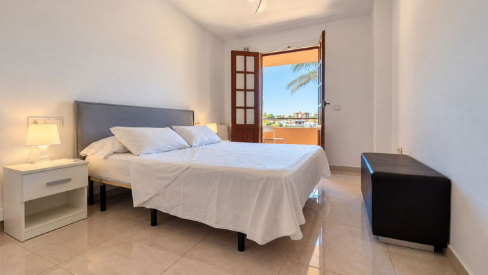 Image No.26-3 Bed Apartment for sale