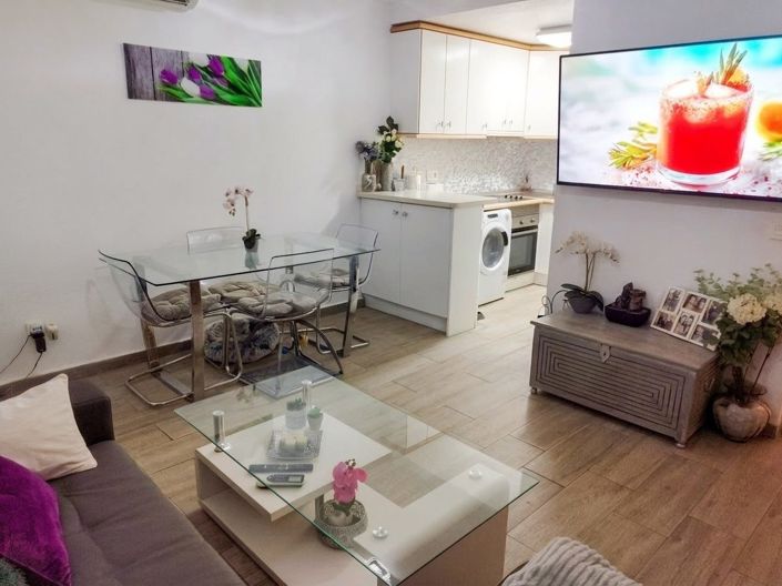 Image No.8-3 Bed House for sale