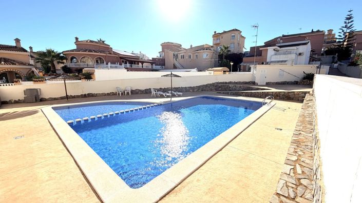 Image No.2-3 Bed Townhouse for sale