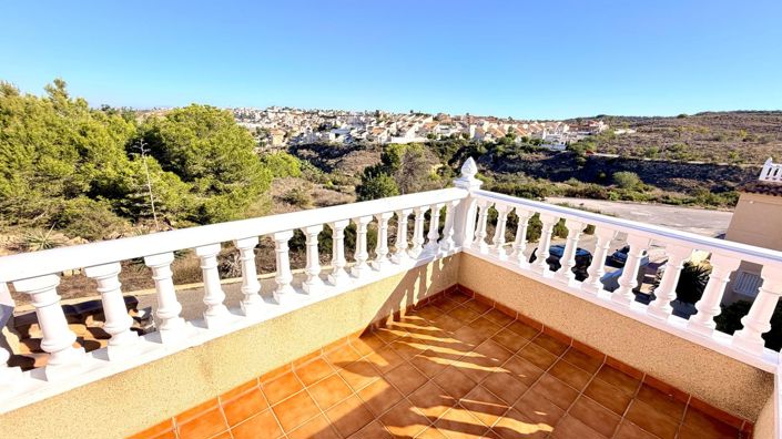 Image No.29-3 Bed Townhouse for sale