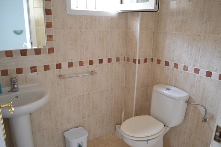 Image No.32-3 Bed House for sale