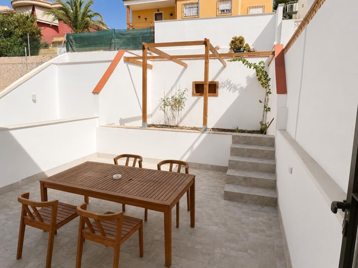 Image No.2-3 Bed Townhouse for sale