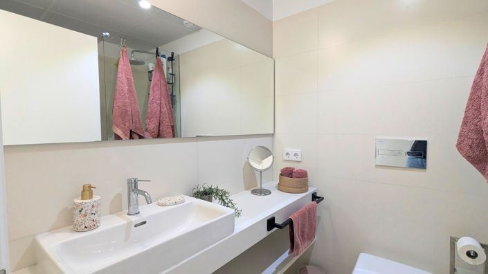 Image No.20-2 Bed Apartment for sale