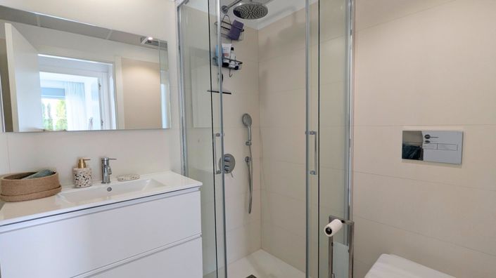 Image No.25-2 Bed Apartment for sale