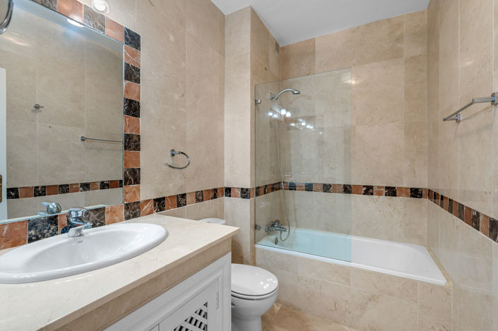 Image No.8-3 Bed Apartment for sale