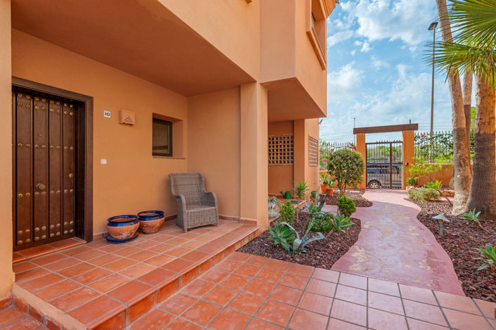 Image No.2-2 Bed Townhouse for sale
