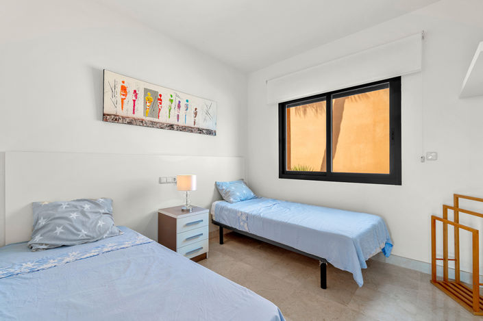 Image No.20-2 Bed Townhouse for sale