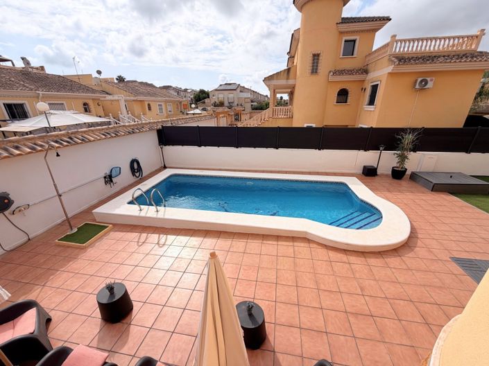 Image No.8-4 Bed Villa for sale