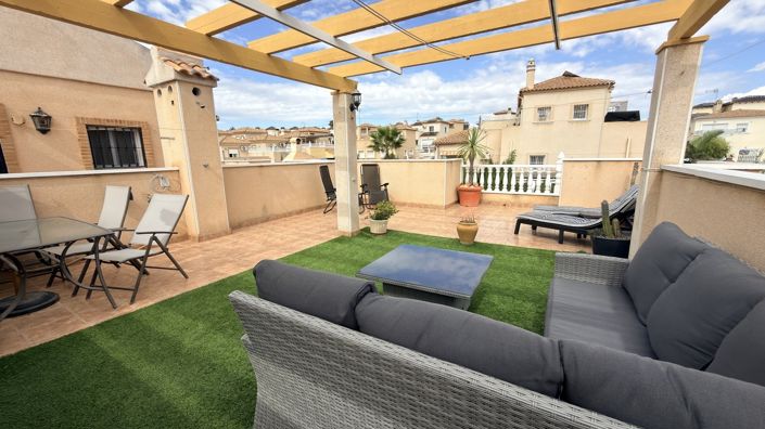 Image No.8-2 Bed House for sale