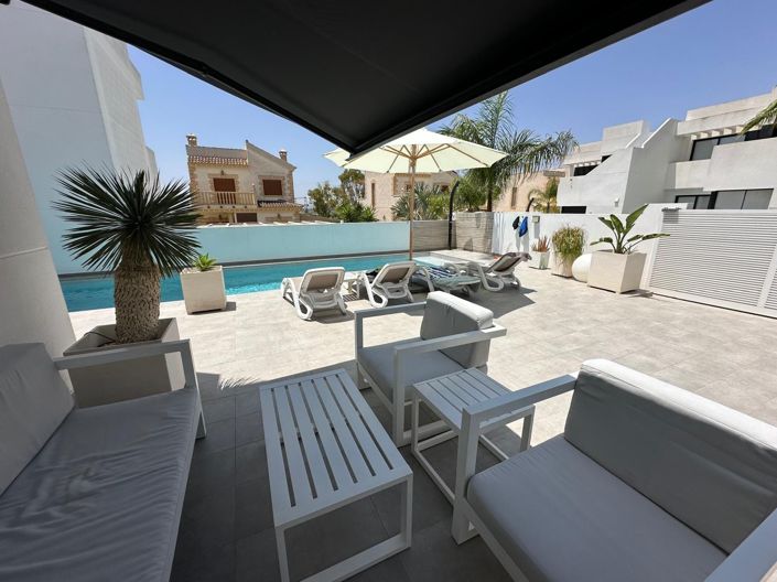 Image No.16-3 Bed Townhouse for sale