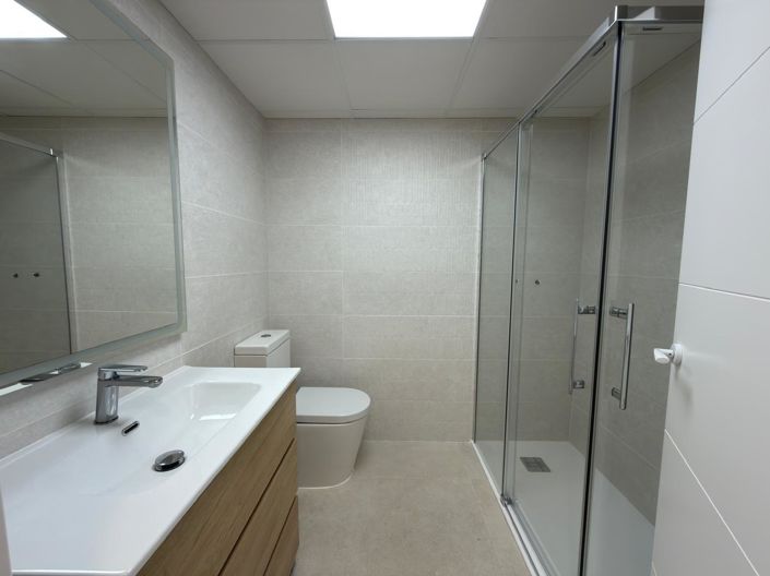 Image No.20-2 Bed Bungalow for sale
