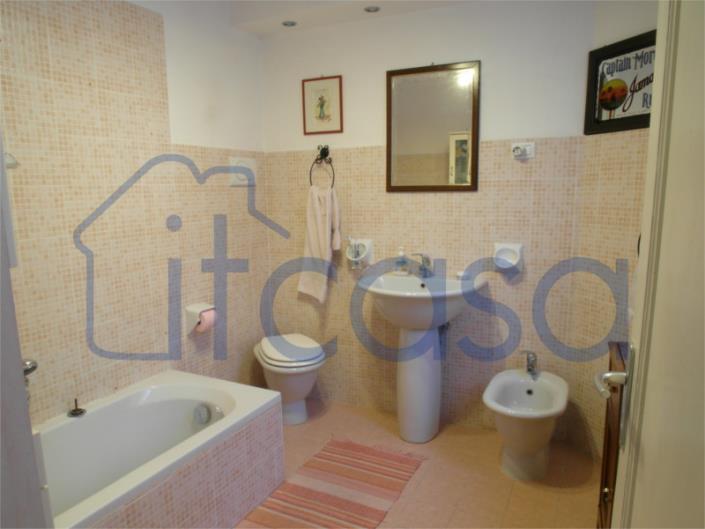 Image No.4-2 Bed Townhouse for sale