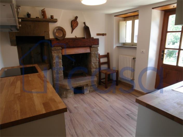 Image No.5-Ferme de 2 chambres à vendre à Caprese Michelangelo