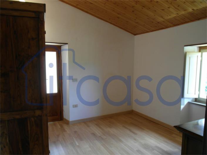 Image No.7-Ferme de 2 chambres à vendre à Caprese Michelangelo