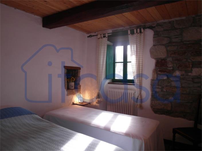 Image No.9-3 Bed Farmhouse for sale