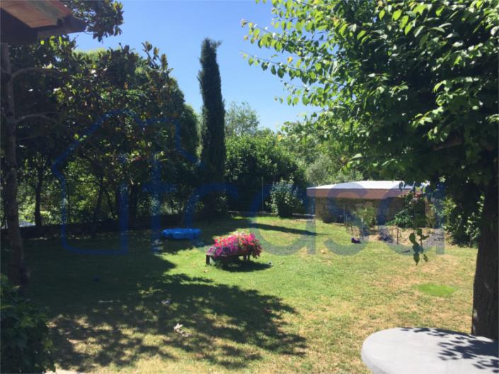 Image No.12-2 Bed Farmhouse for sale