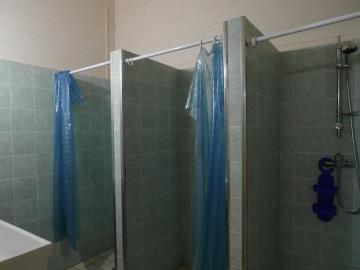 CM255-Dorm-showers