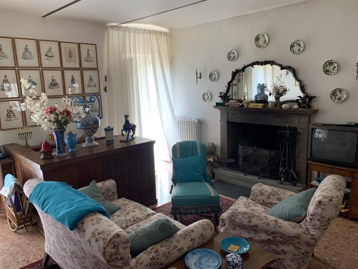 Image No.6-6 Bed Country House for sale