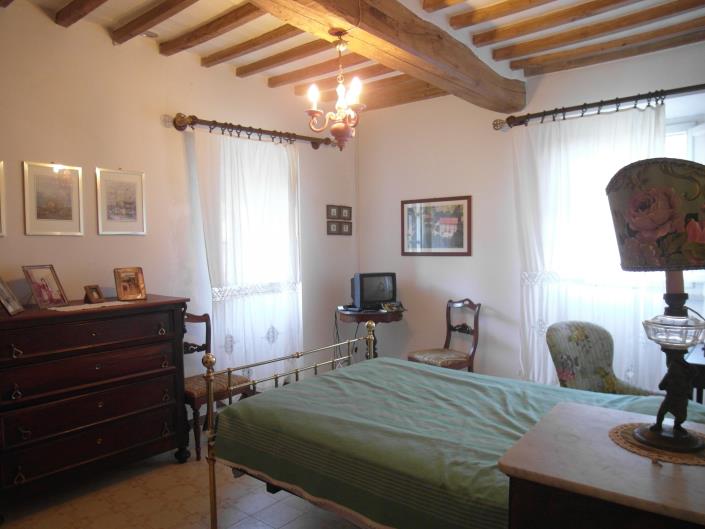 Image No.10-6 Bed Country House for sale