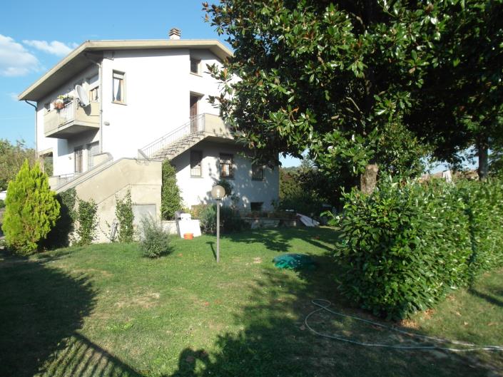 Image No.1-4 Bed Flat for sale