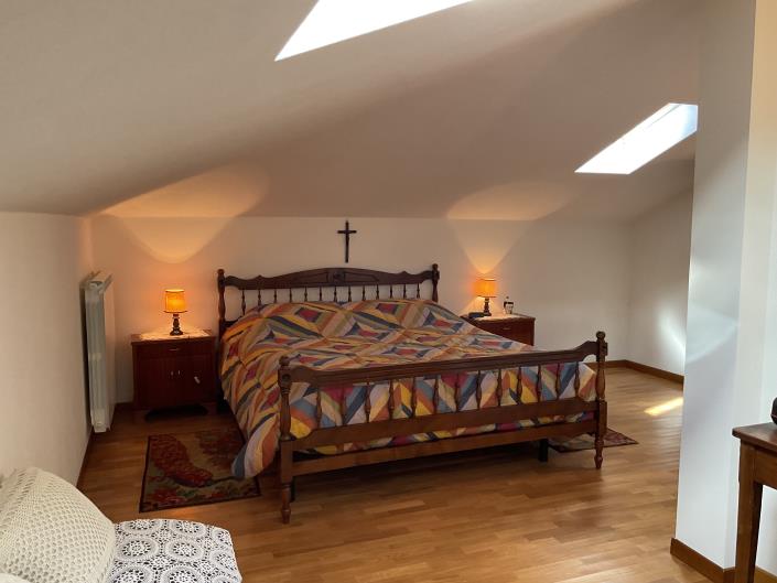 Image No.9-4 Bed Flat for sale