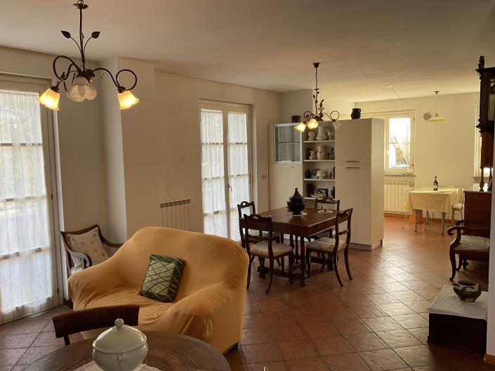 Image No.3-4 Bed Flat for sale