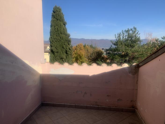 Image No.11-4 Bed Flat for sale