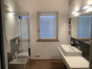 CM275-Int-first-floor-bathroom
