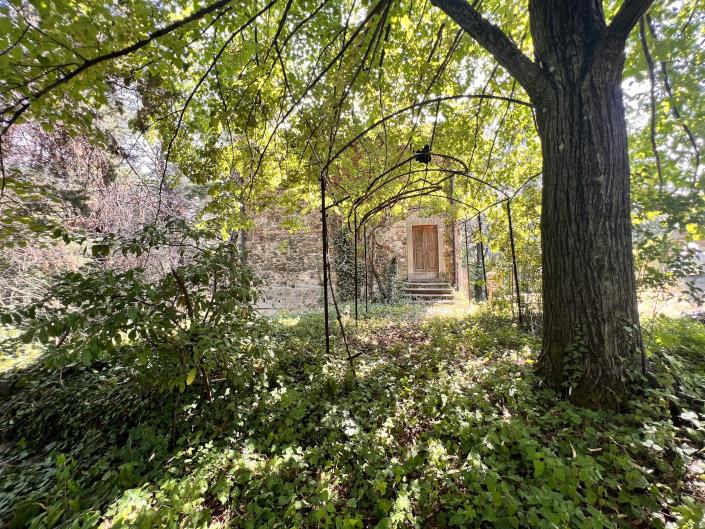 Image No.20-4 Bed Farmhouse for sale