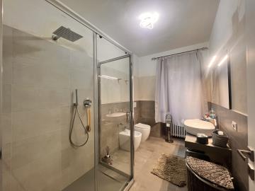 MSM308-bathroom1