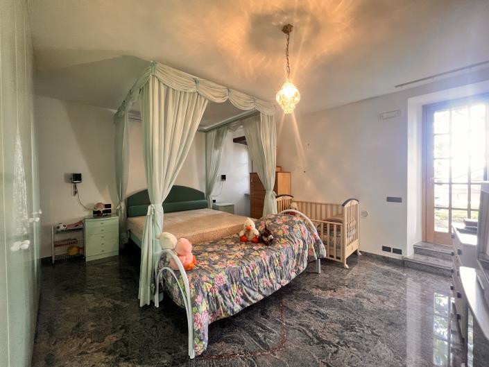 Image No.9-4 Bed Villa for sale