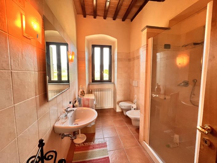 Image No.8-8 Bed Country House for sale