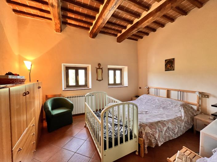 Image No.11-8 Bed Country House for sale