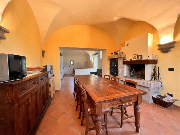 Image No.4-8 Bed Country House for sale