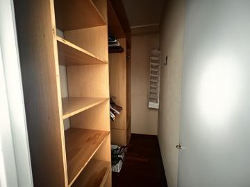 S311-P2-bedroom2-closet-