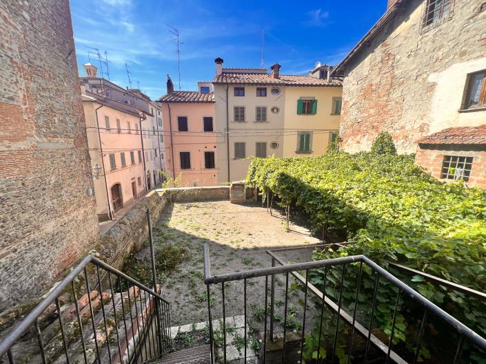 Image No.1-3 Bed Townhouse for sale