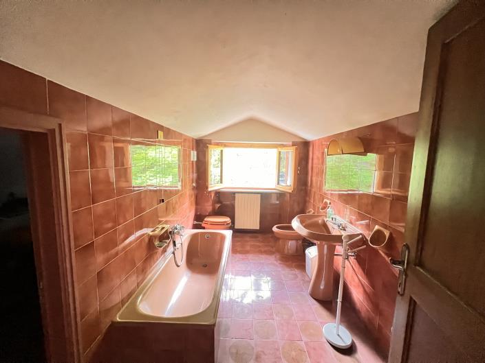 Image No.11-4 Bed Villa / Detached for sale