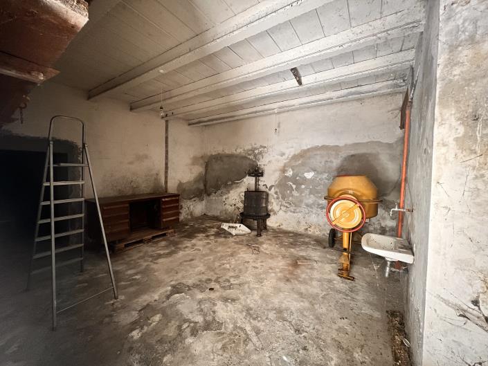 Image No.21-5 Bed Farmhouse for sale