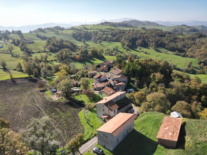 Image No.27-5 Bed Farmhouse for sale